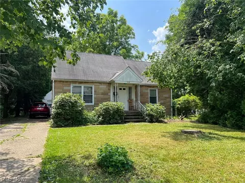 528 E School St, Franklin, OH 44240