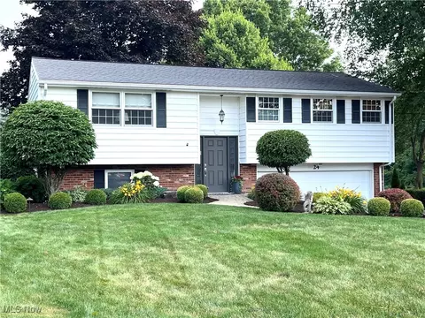 24 Edgewood Ct, Columbiana, OH 44408