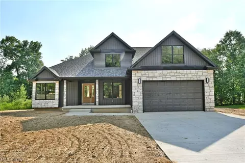 1232 Skyline Ln, Warren, OH 44484