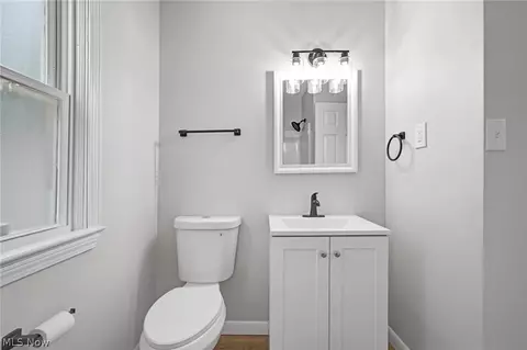 Bath - 14713 Corridon Ave, Maple Heights, OH 44137 photo 1 of 3