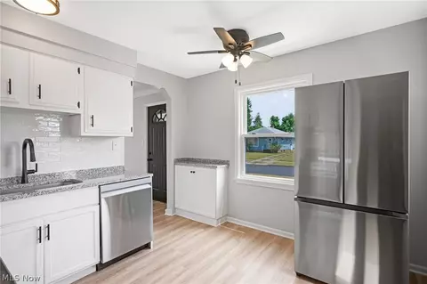 Kitchen - 14713 Corridon Ave, Maple Heights, OH 44137 photo 4 of 5