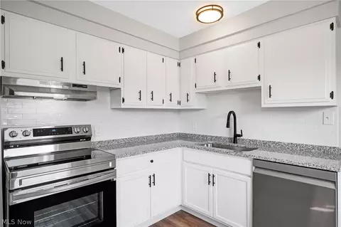 Kitchen - 14713 Corridon Ave, Maple Heights, OH 44137 photo 3 of 5