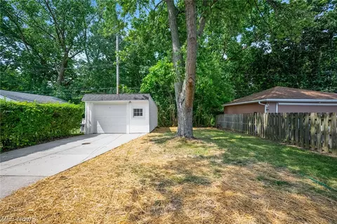 Exterior - 14713 Corridon Ave, Maple Heights, OH 44137 photo 6 of 6