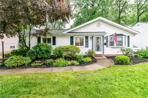 1605 Luanna Dr, Eastlake, OH 44095