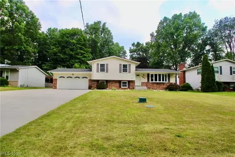 362 Moore Rd, Akron, OH 44319 photo 4