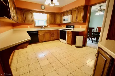 362 Moore Rd, Akron, OH 44319 photo 10