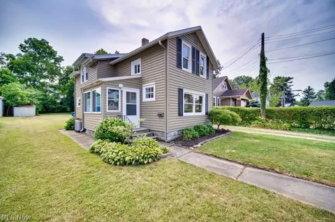 577 Middle St, Amherst, OH 44001