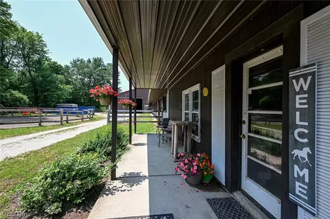 24481 Barrett Rd, Olmsted Twp, OH 44138