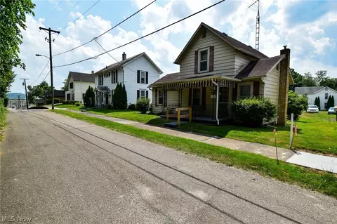 342 N Bridge St, Newcomerstown, OH 43832