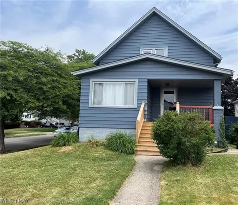 3255 W 141st St, Cleveland, OH 44111