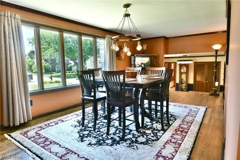 Dining - 185 Maple Leaf Dr, Hubbard, OH 44425 photo 2 of 2