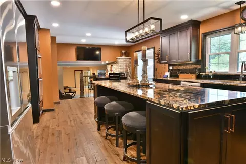 Kitchen - 185 Maple Leaf Dr, Hubbard, OH 44425 photo 3 of 3