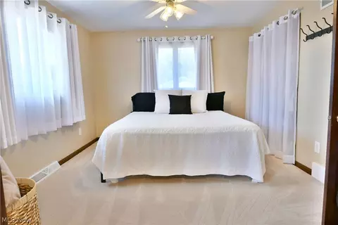 Bedroom - 185 Maple Leaf Dr, Hubbard, OH 44425 photo 3 of 4