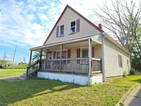 723 E 165th St, Cleveland, OH 44110
