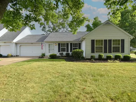 9837 Highgate Ct, Concord, OH 44060
