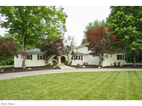 1120 Nina Ln, Akron, OH 44333