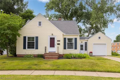 656 S Falmouth Dr, Rocky River, OH 44116