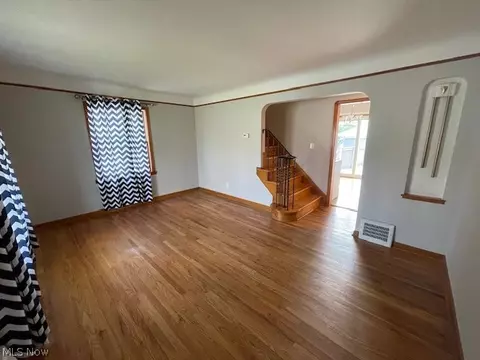 6209 Dunham Rd, Maple Heights, OH 44137 photo 10