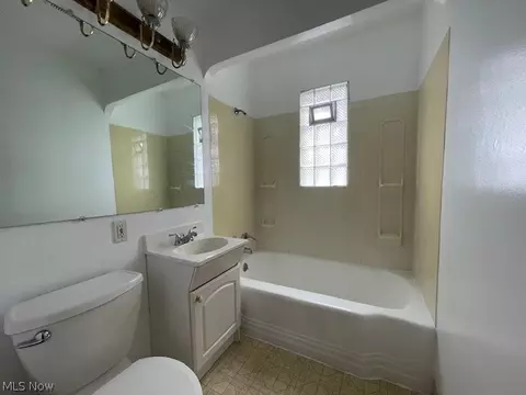 6209 Dunham Rd, Maple Heights, OH 44137 photo 8