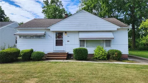 29210 Green Dr, Willowick, OH 44095