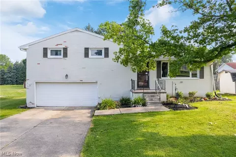 1724 Carlene Ave SW, Massillon, OH 44647