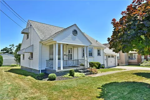 27 N Glenellen Ave, Youngstown, OH 44509