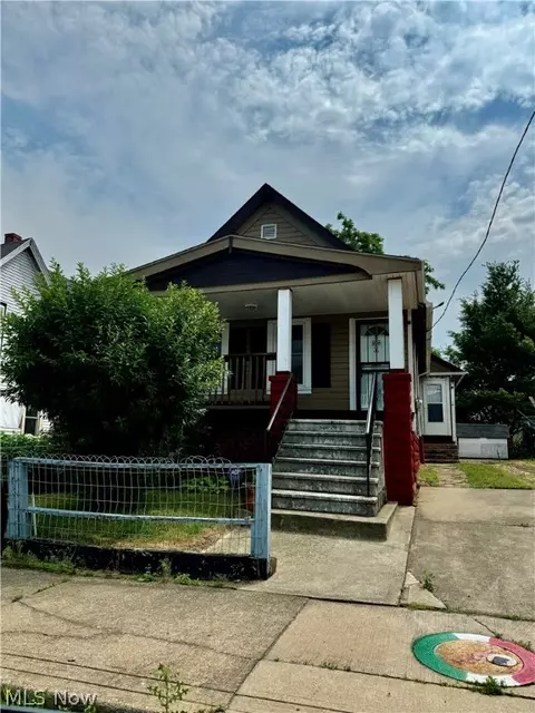 1249 W 67th St, Cleveland, OH 44102