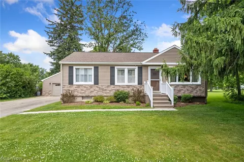 25894 Fernhall Rd, Olmsted Twp, OH 44138