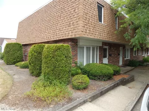 6482 State Rd #E1, Parma, OH 44134 photo 2