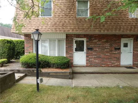6482 State Rd #E1, Parma, OH 44134