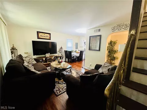 18613 Homeway Rd, Cleveland, OH 44135 photo 10