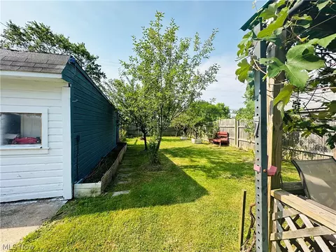 18613 Homeway Rd, Cleveland, OH 44135 photo 8