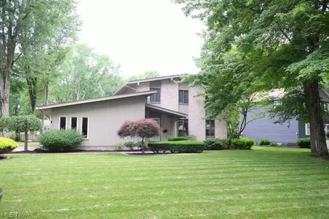 897 Westport Dr, Youngstown, OH 44511
