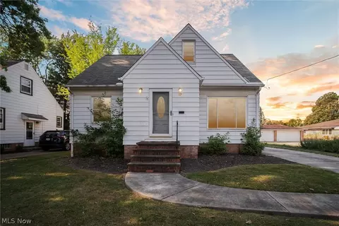17 Leyton Rd, Bedford, OH 44146
