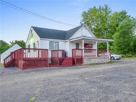 438 E Western Reserve Rd, Youngstown, OH 44514