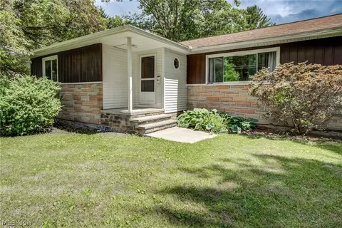 13260 Schreiber Rd, Valley View, OH 44125