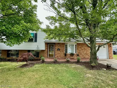 555 Purdue Ave, Austintown, OH 44515