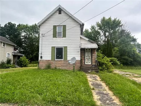 636 2nd St SW, Warren, OH 44483