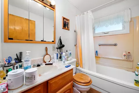 Bath - 315 West St, Lagrange, OH 44050 photo 2 of 2