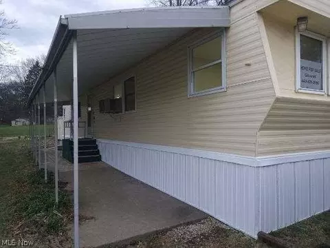 41 Hyland Dr, Akron, OH 44312
