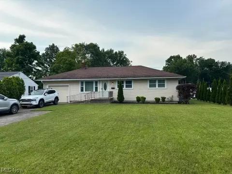 3943 Loma Vis, Youngstown, OH 44511