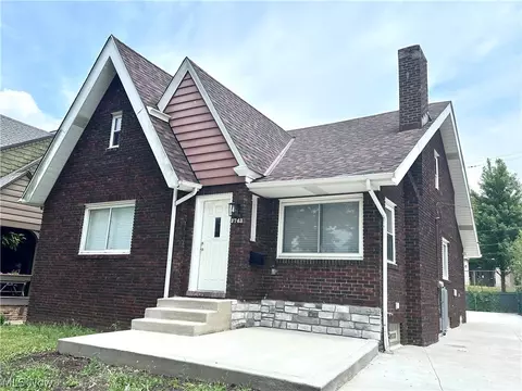 3743 165 St W, Cleveland, OH 44111