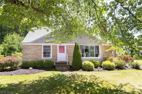 9081 Fair Rd, Strongsville, OH 44149