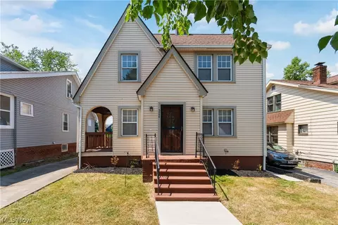 5566 Dalewood Ave, Maple Heights, OH 44137