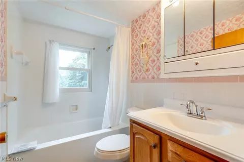 Bath - 708 Grove St NE, Canton, OH 44721 photo 2 of 2