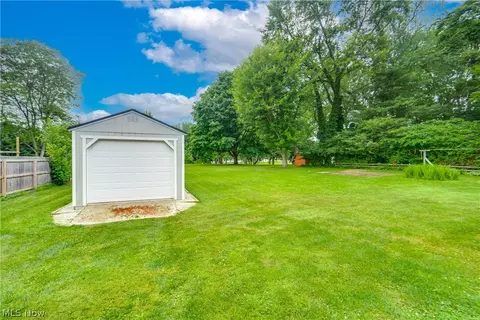 Exterior - 708 Grove St NE, Canton, OH 44721 photo 6 of 8