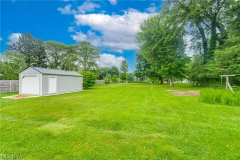 Exterior - 708 Grove St NE, Canton, OH 44721 photo 7 of 8