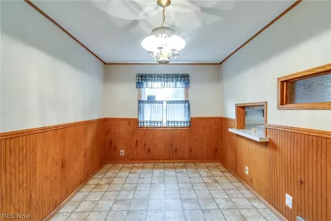 Dining - 708 Grove St NE, Canton, OH 44721 photo 1 of 2