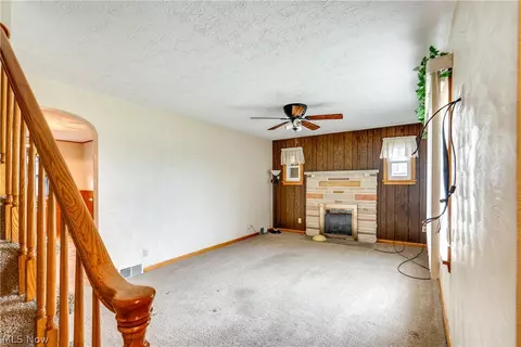 Living - 708 Grove St NE, Canton, OH 44721 photo 1 of 5