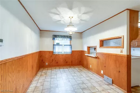 Dining - 708 Grove St NE, Canton, OH 44721 photo 2 of 2